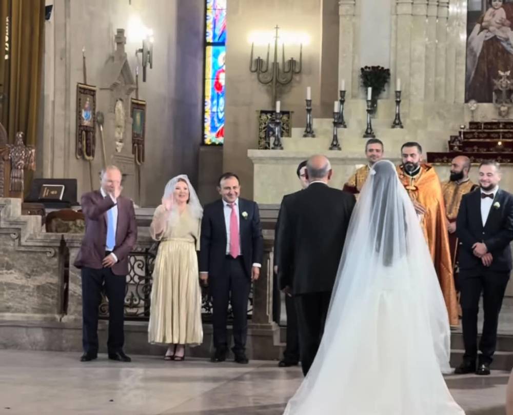 Առողջապահության նախկին նախարարի որդու հարսանիքն է․ ովքեր են ներկա