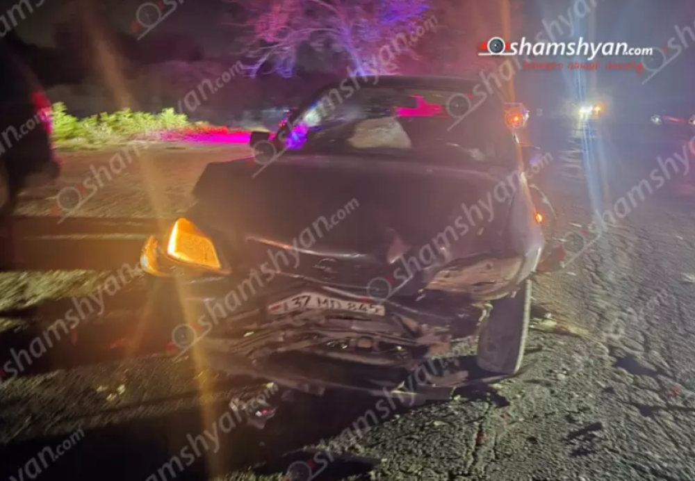Հայանիստ-Էջմիածին ավտոճանապարհին բախվել են «Opel Astra»-ն, «Mercedes»-ը և «Ford Transit»-ը․ կան վիրավորներ