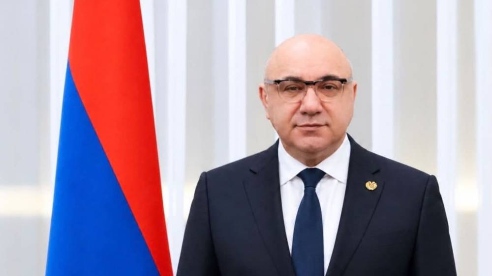 Տպավորություն է, որ Արսենյանը պատրաստվում է քաղաքական հնարավոր ցատկի, մեծ հավանականությամբ՝ ընդդիմադիր «թեքումով». Վերլուծաբան